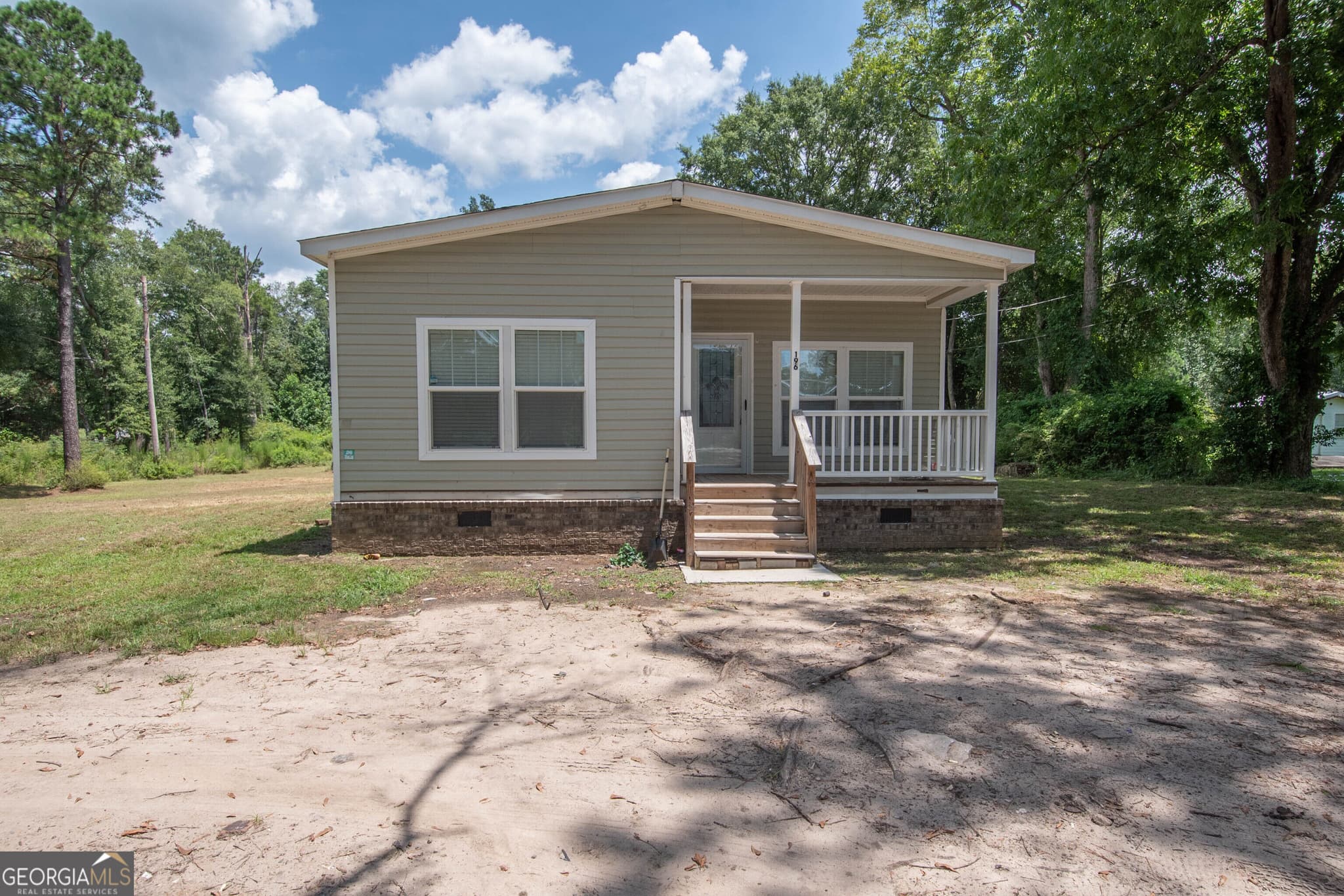 3 bedroom, 2 bathroom, 1,624 sq ft single family residence for sale at 196 Dogwood Lane, Woodbury, GA 30293 — photo 3