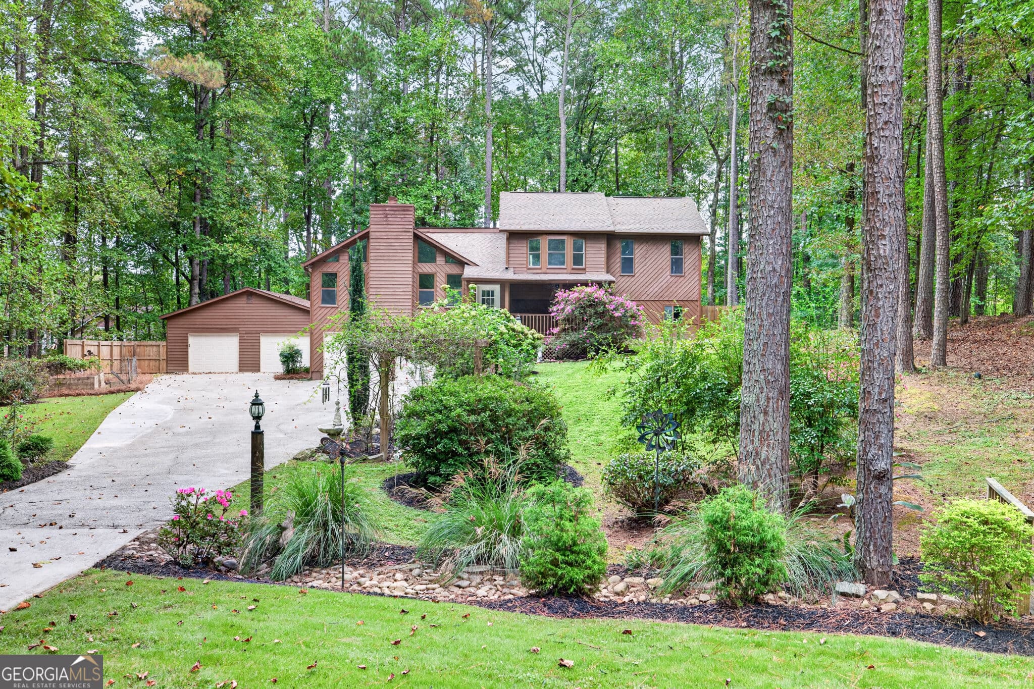 5 bedroom, 3 bathroom, 2,532 sq ft single family residence for sale at 3570 Daylon Drive, Cumming, GA 30028 — photo 1 of 53
