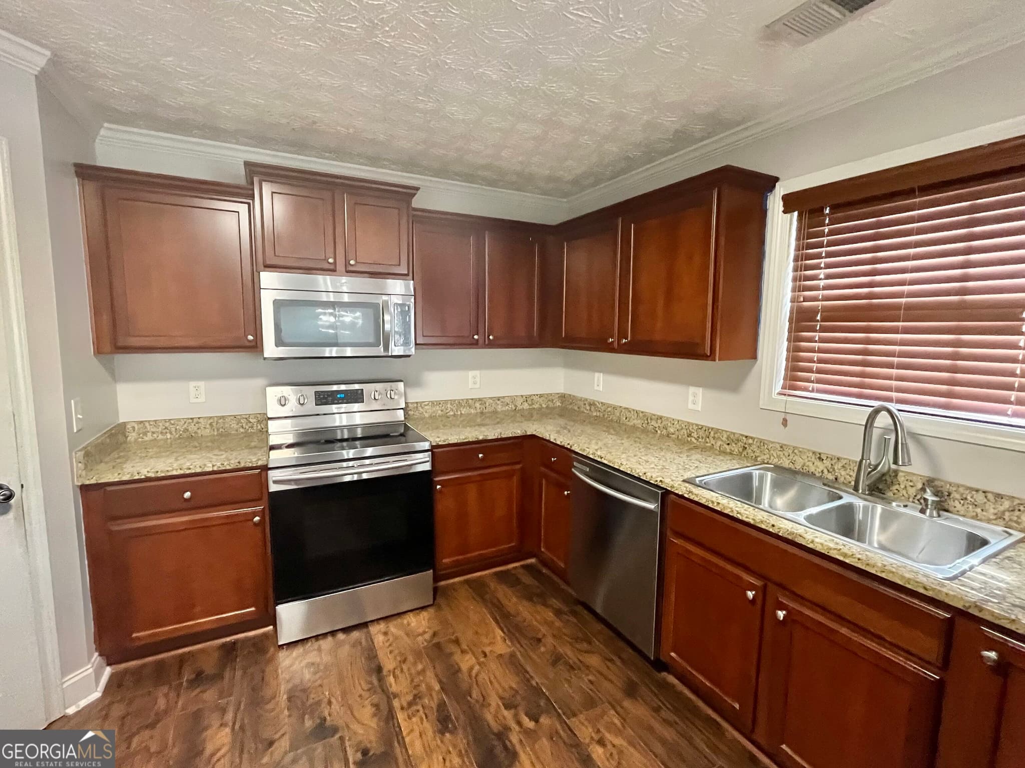 5 bedroom, 4 bathroom, 3,369 sq ft single family residence for rent at 1154 Folkstone Drive, Mcdonough, GA 30253 for $3,000 a month — photo 8