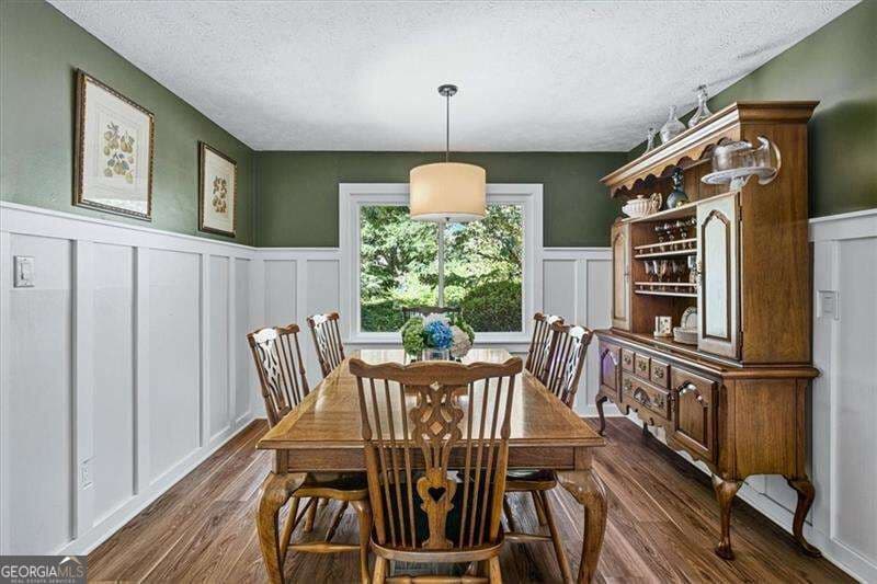 4 bedroom, 2 bathroom, 2,001 sq ft single family residence for sale at 669 Foxcliffe Court, Smyrna, GA 30082 — photo 6