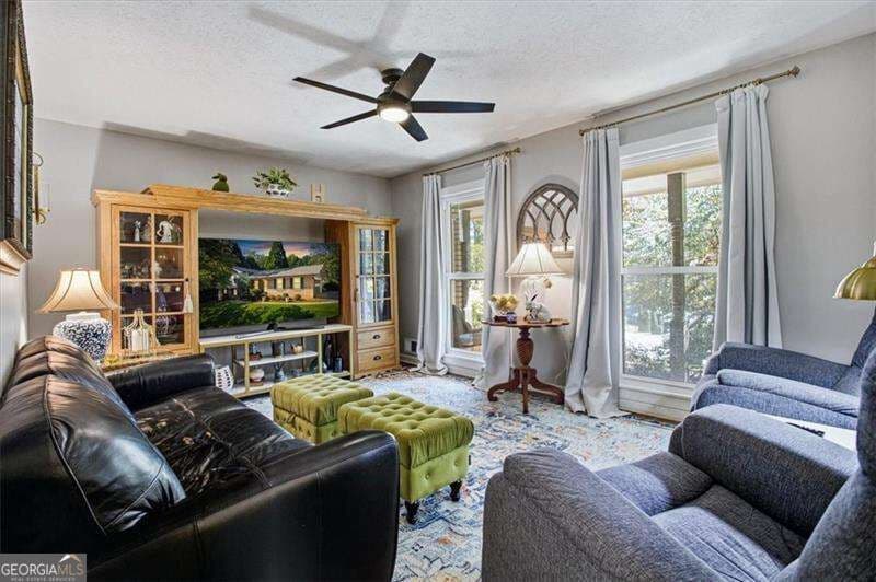 4 bedroom, 2 bathroom, 2,001 sq ft single family residence for sale at 669 Foxcliffe Court, Smyrna, GA 30082 — photo 5