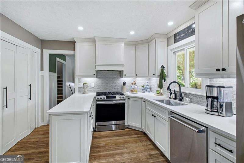 4 bedroom, 2 bathroom, 2,001 sq ft single family residence for sale at 669 Foxcliffe Court, Smyrna, GA 30082 — photo 10