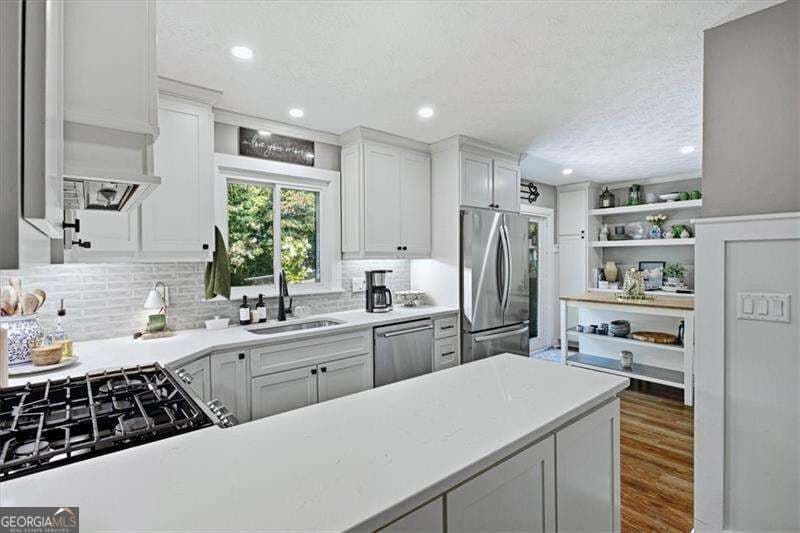 4 bedroom, 2 bathroom, 2,001 sq ft single family residence for sale at 669 Foxcliffe Court, Smyrna, GA 30082 — photo 8