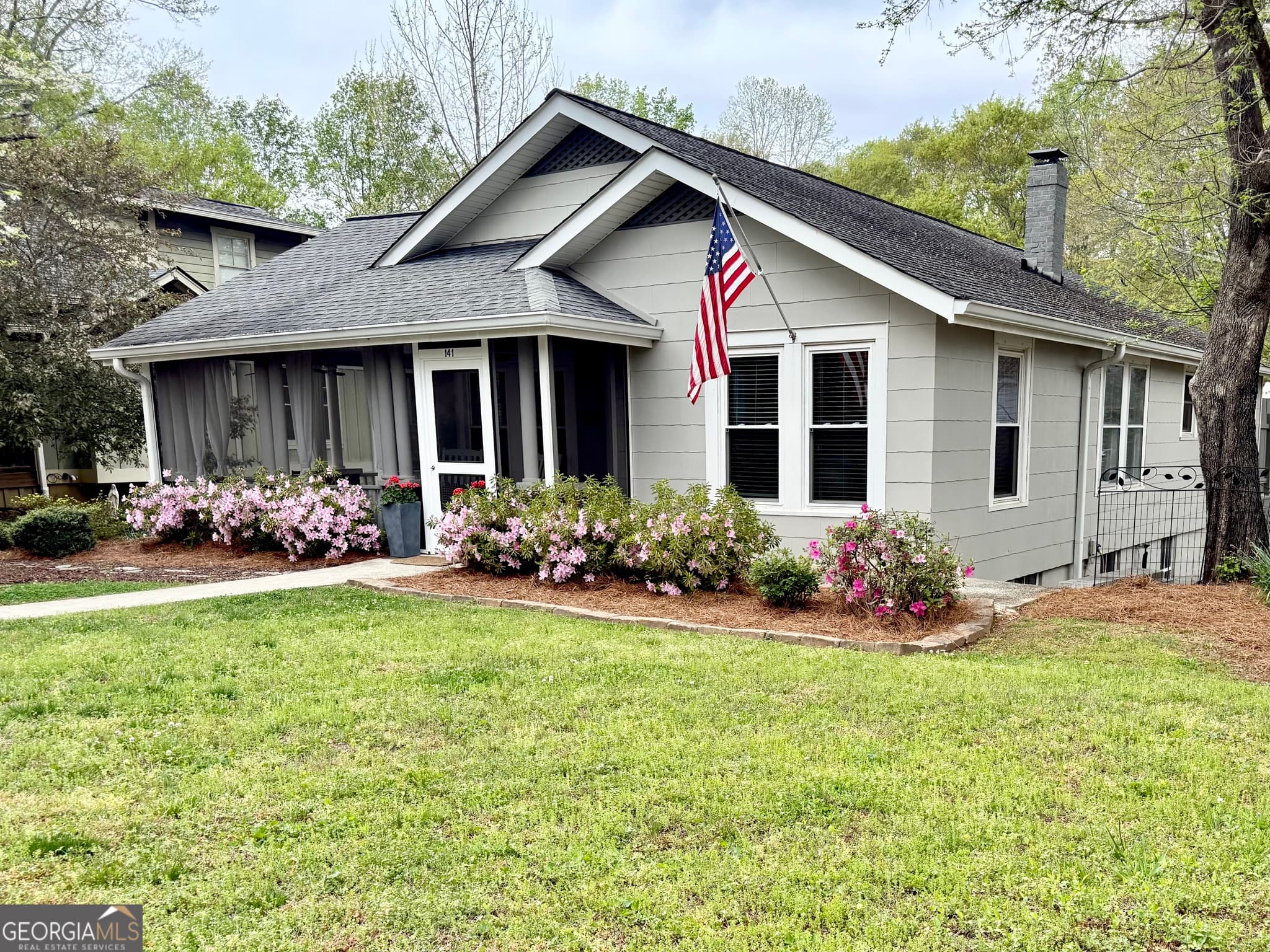 2 bedroom, 2 bathroom, 1,184 sq ft single family residence for sale at 141 York Street, Clarkesville, GA 30523 — photo 2