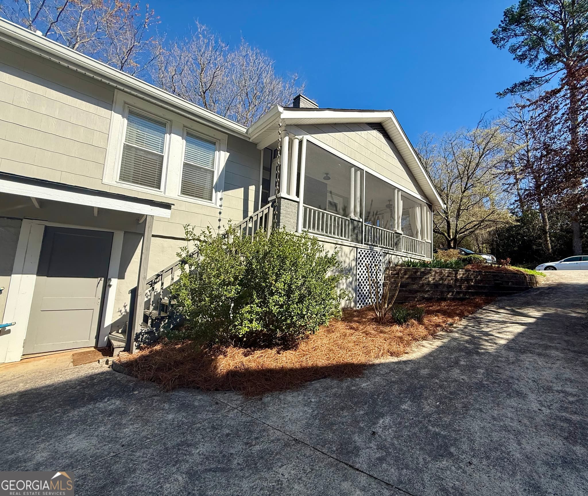 2 bedroom, 2 bathroom, 1,184 sq ft single family residence for sale at 141 York Street, Clarkesville, GA 30523 — photo 7