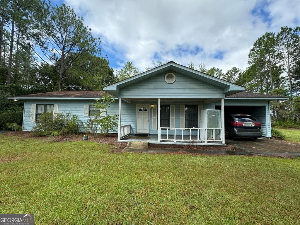 3 bedroom, 2 bathroom, 1,316 sq ft single family residence sold at 7918 Blackshear Highway, Baxley, GA 31513
