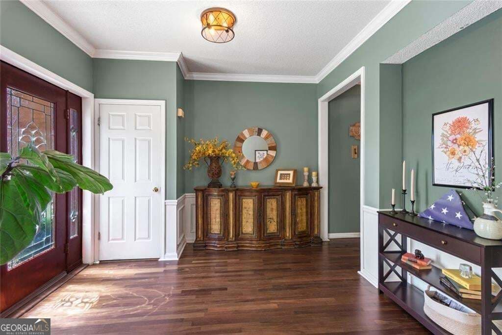 4 bedroom, 2.5 bathroom, 2,284 sq ft single family residence for sale at 1335 Lyndhurst Way, Roswell, GA 30075 — photo 6