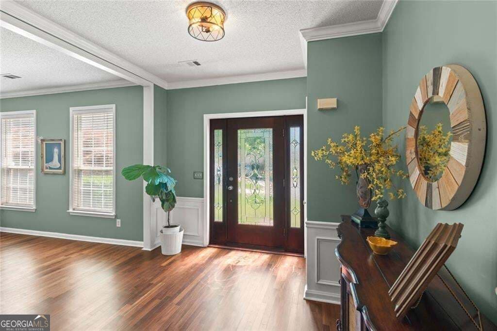 4 bedroom, 2.5 bathroom, 2,284 sq ft single family residence for sale at 1335 Lyndhurst Way, Roswell, GA 30075 — photo 5