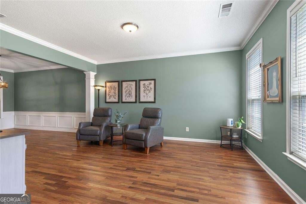 4 bedroom, 2.5 bathroom, 2,284 sq ft single family residence for sale at 1335 Lyndhurst Way, Roswell, GA 30075 — photo 8