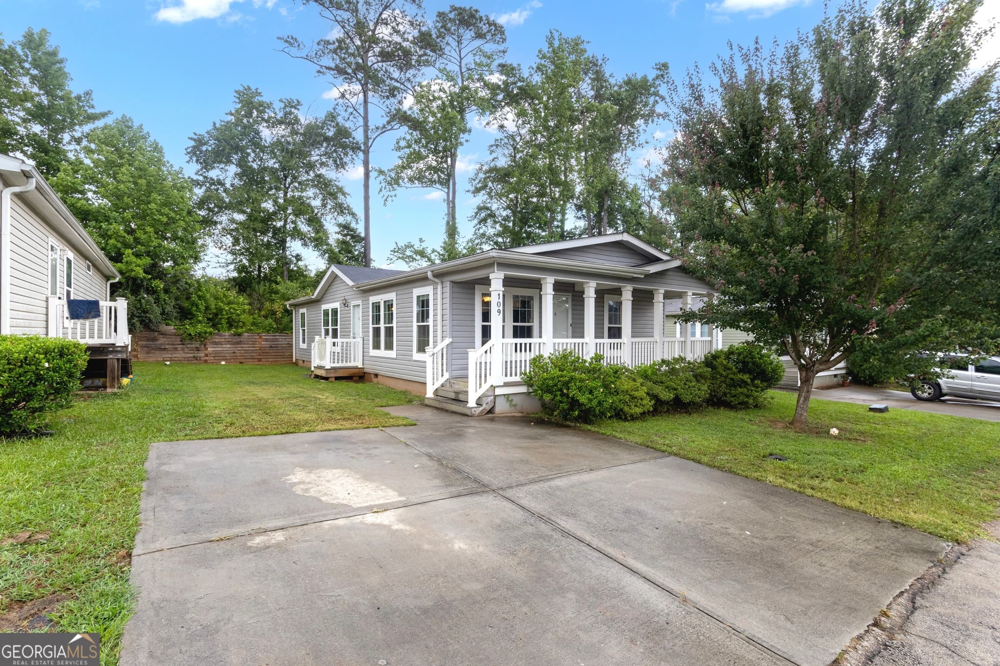 3 bedroom, 2 bathroom, 1,300 sq ft manufactured home,single family residence for sale at 109 Willow Drive, Newnan, GA 30263 — photo 2