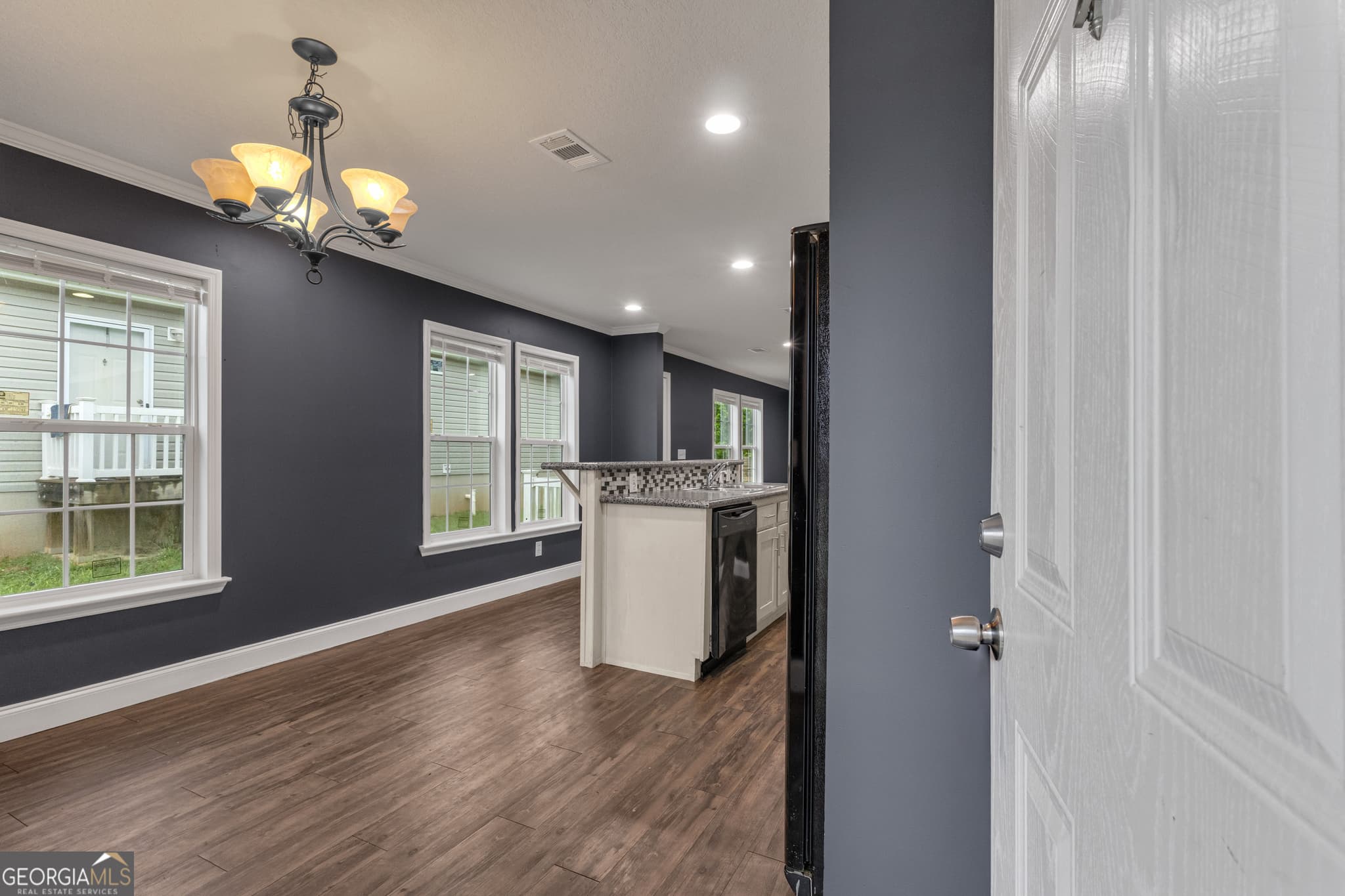 3 bedroom, 2 bathroom, 1,300 sq ft manufactured home,single family residence for sale at 109 Willow Drive, Newnan, GA 30263 — photo 7