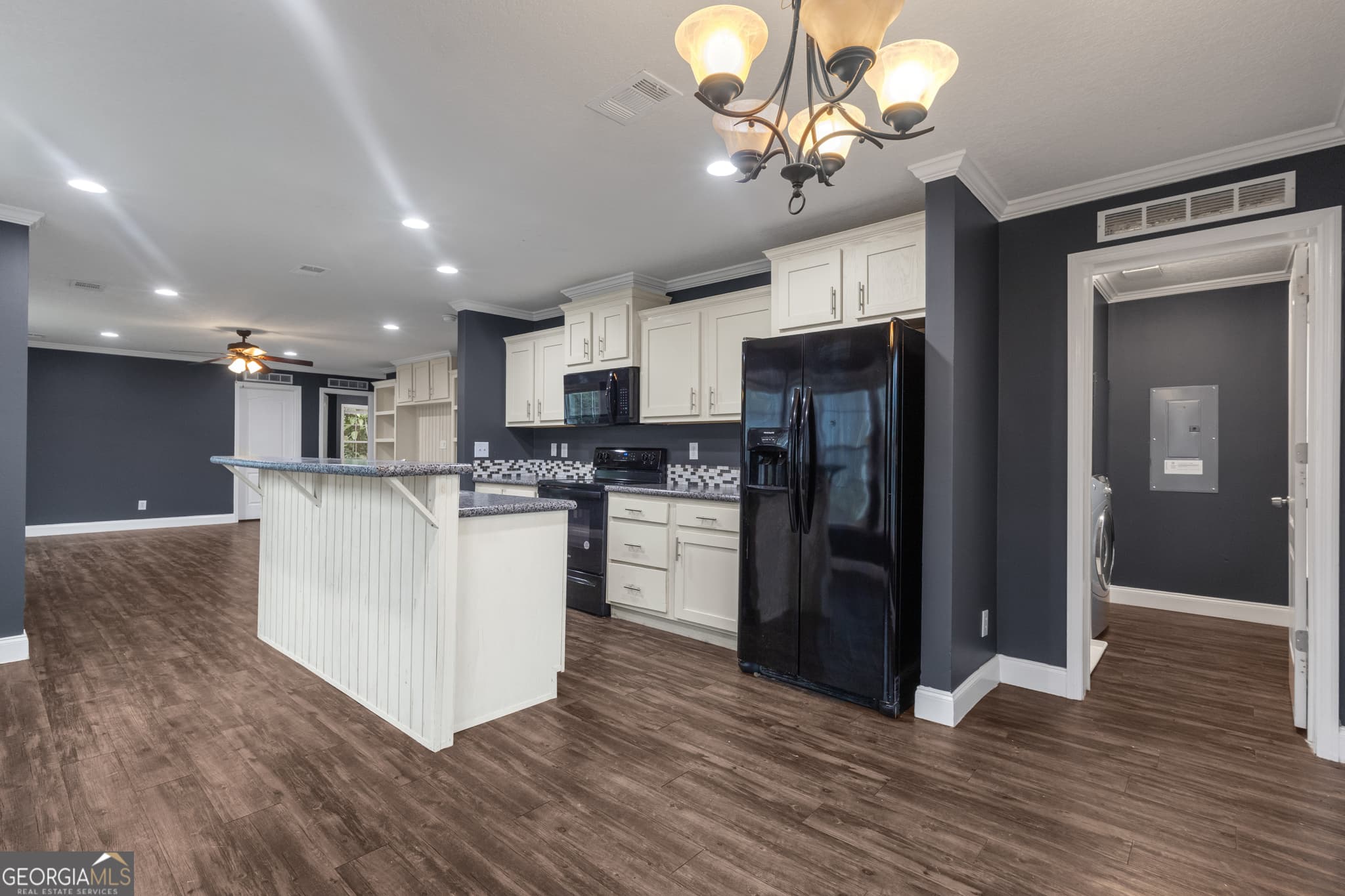 3 bedroom, 2 bathroom, 1,300 sq ft manufactured home,single family residence for sale at 109 Willow Drive, Newnan, GA 30263 — photo 9