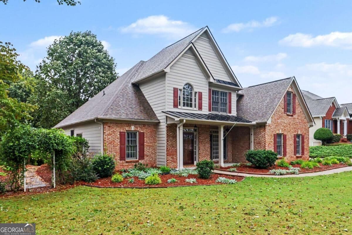 5 bedroom, 3 bathroom, 2,369 sq ft single family residence for sale at 6220 Ivey Hill Drive, Cumming, GA 30040 — photo 6