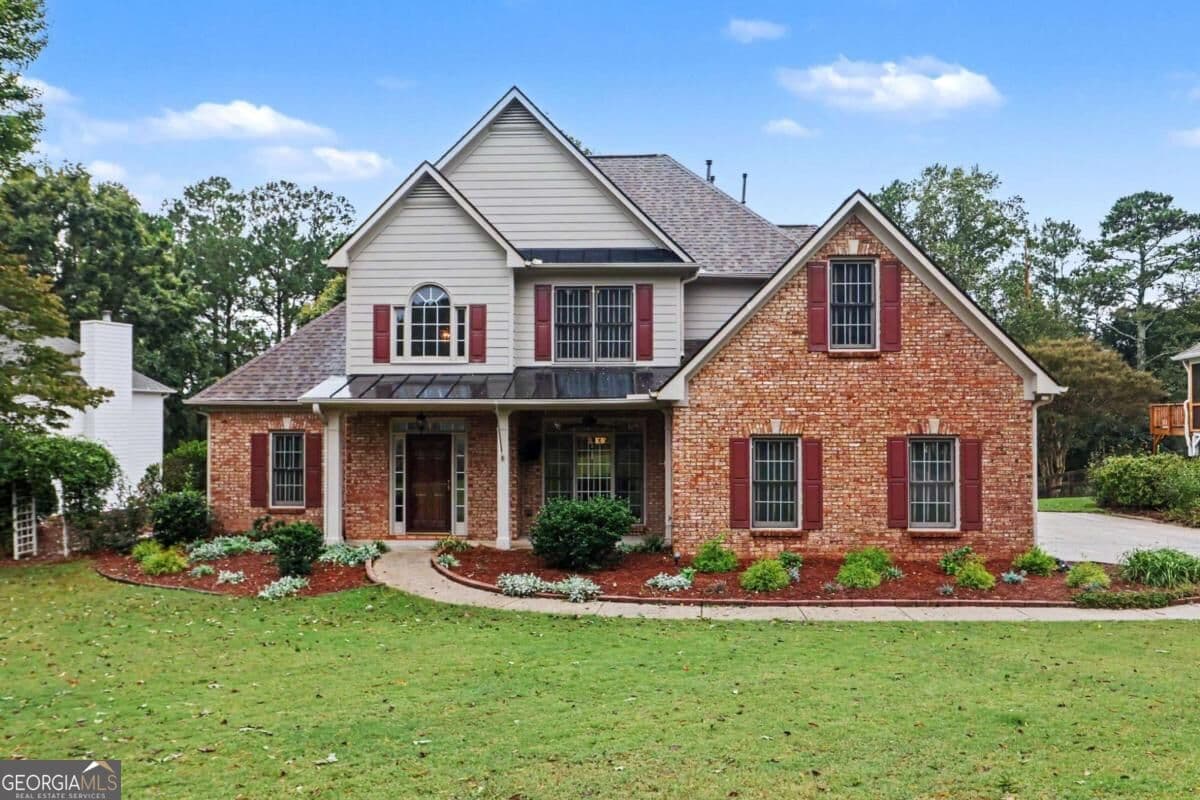 5 bedroom, 3 bathroom, 2,369 sq ft single family residence for sale at 6220 Ivey Hill Drive, Cumming, GA 30040