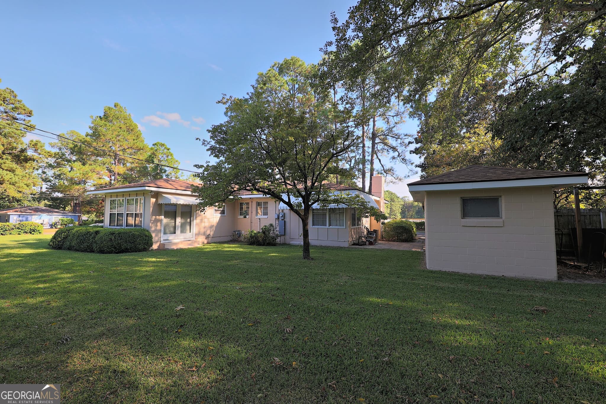 3 bedroom, 1.5 bathroom, 1,945 sq ft single family residence for sale at 307 Varnedoe Street, Thomasville, GA 31792 — photo 7