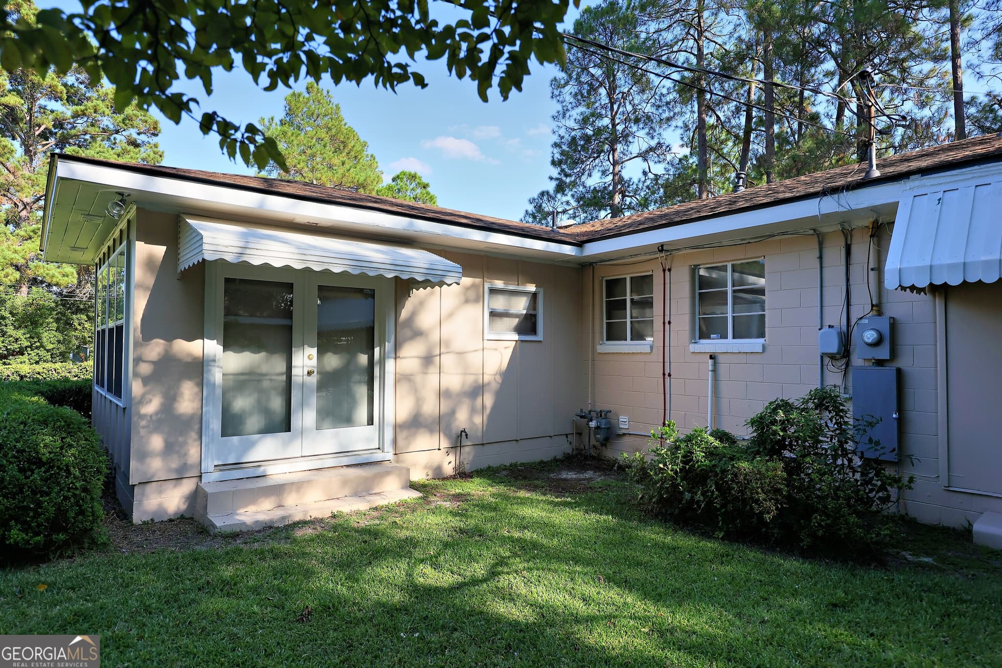 3 bedroom, 1.5 bathroom, 1,945 sq ft single family residence for sale at 307 Varnedoe Street, Thomasville, GA 31792 — photo 9