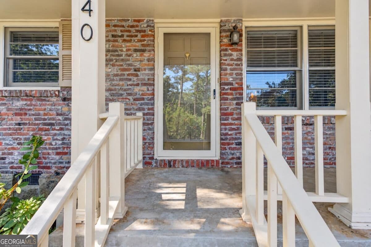 2 bedroom, 2 bathroom, 1,219 sq ft single family residence for sale at 2840 Locksley Court, Tucker, GA 30084 — photo 3