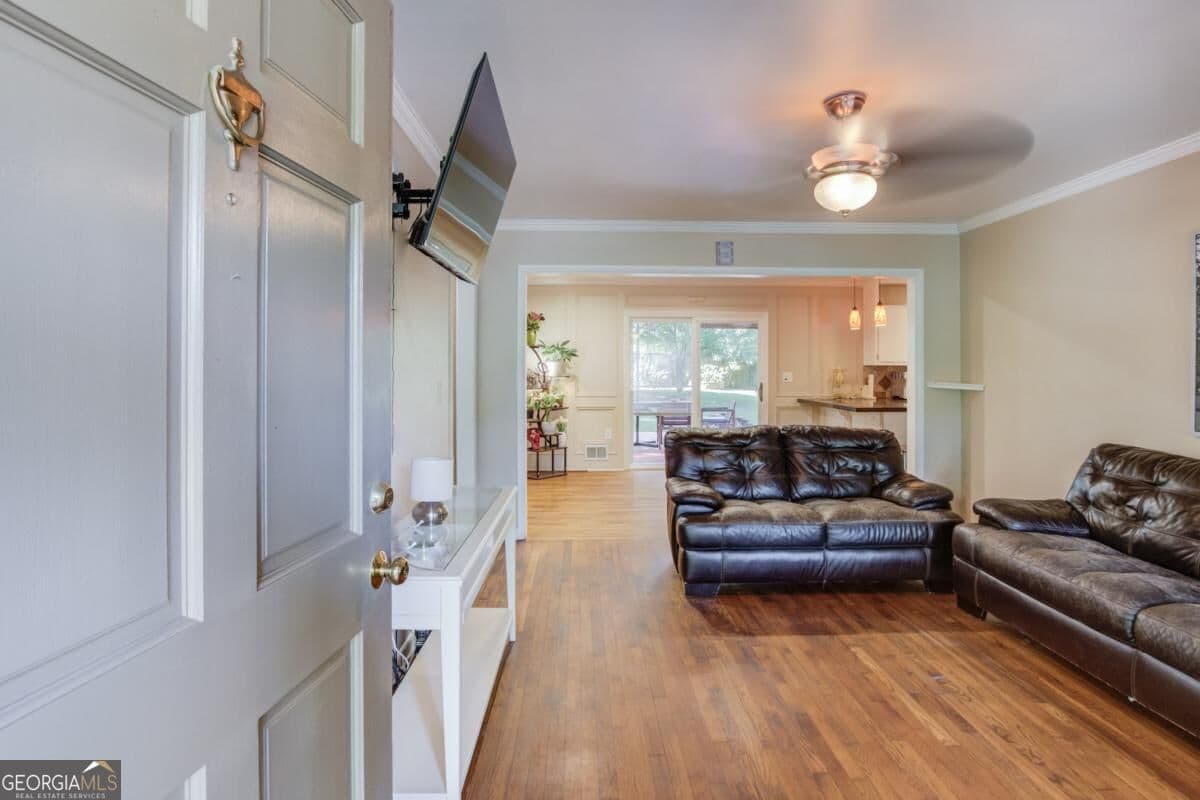 2 bedroom, 2 bathroom, 1,219 sq ft single family residence for sale at 2840 Locksley Court, Tucker, GA 30084 — photo 4