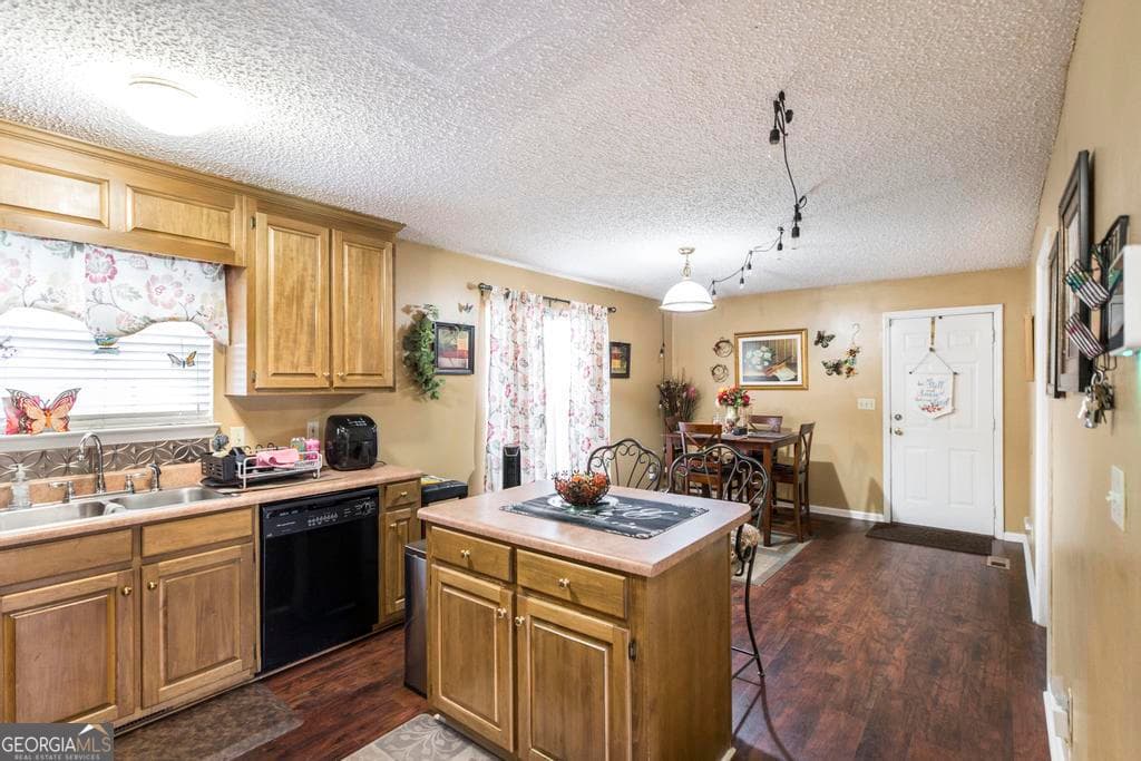 4 bedroom, 2.5 bathroom, 2,454 sq ft single family residence for sale at 300 Saddle Creek Drive, Cordele, GA 31015 — photo 10