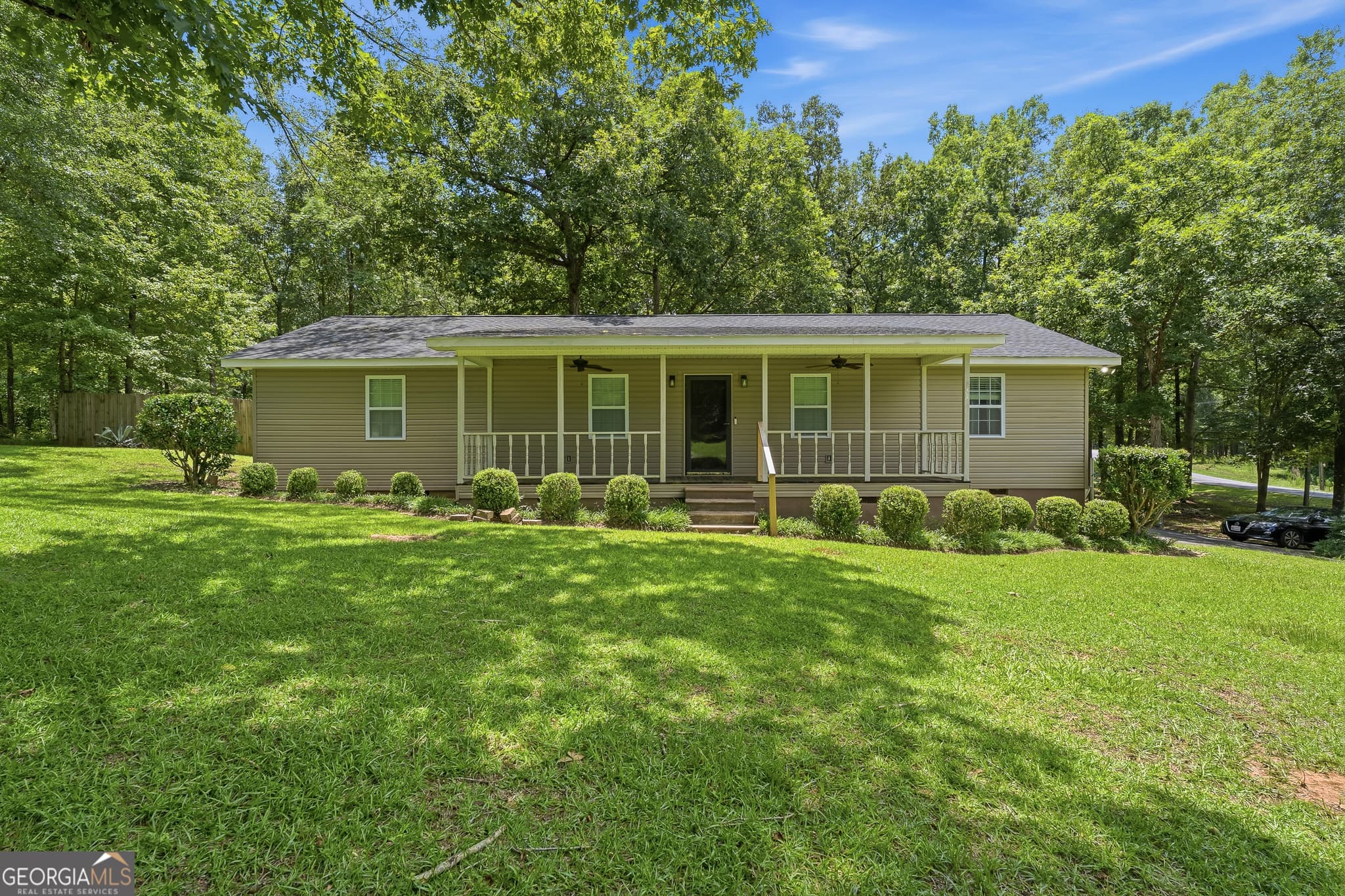 3 bedroom, 2 bathroom, 1,380 sq ft single family residence for sale at 3032 Us Highway 80, Dublin, GA 31021 — photo 1 of 45