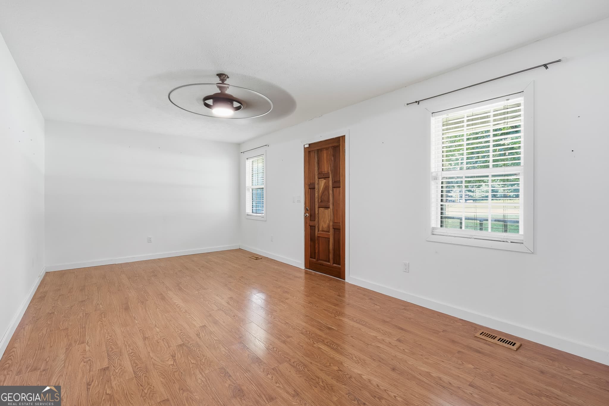 3 bedroom, 2 bathroom, 1,380 sq ft single family residence for sale at 3032 Us Highway 80, Dublin, GA 31021 — photo 8