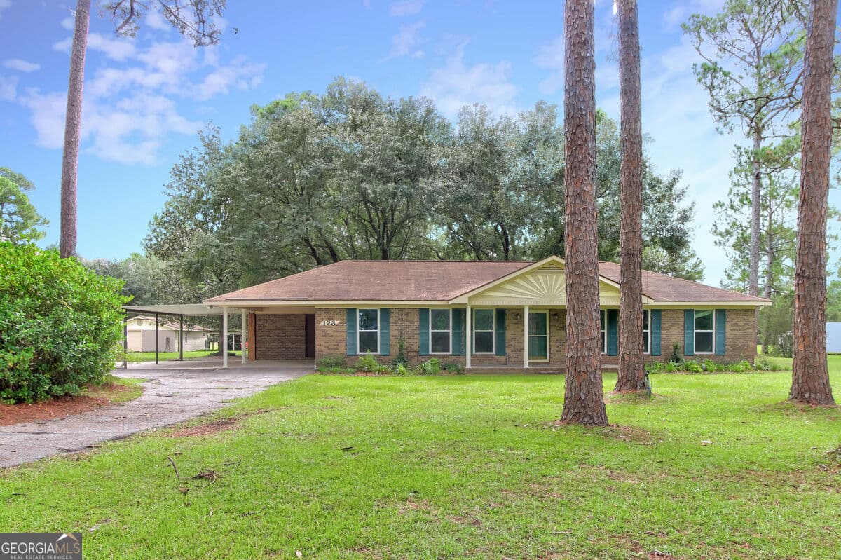 6 bedroom, 5 bathroom, 2,964 sq ft manufactured home,single family residence for sale at 123 Maple Drive, Rincon, GA 31326 — photo 2