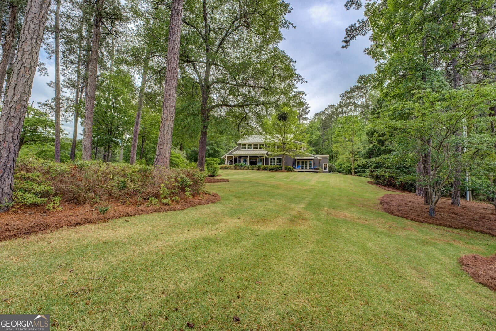 6 bedroom, 5.5 bathroom, 3,900 sq ft single family residence for sale at 172 Tater Hill Road, Jackson, GA 30233 — photo 7