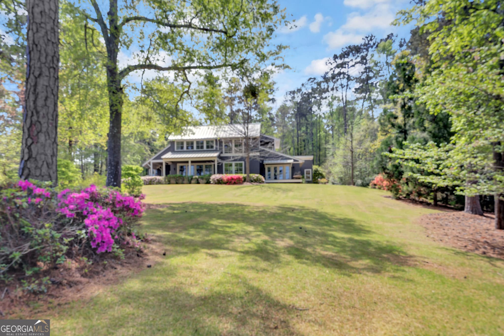 6 bedroom, 5.5 bathroom, 3,900 sq ft single family residence for sale at 172 Tater Hill Road, Jackson, GA 30233 — photo 3