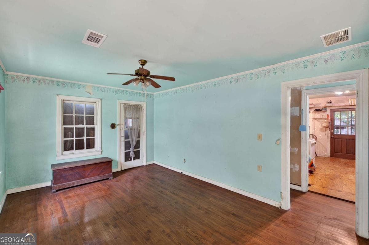 3 bedroom, 1 bathroom, 1,103 sq ft single family residence for sale at 612 Cofield Drive, Hapeville, GA 30354 — photo 6