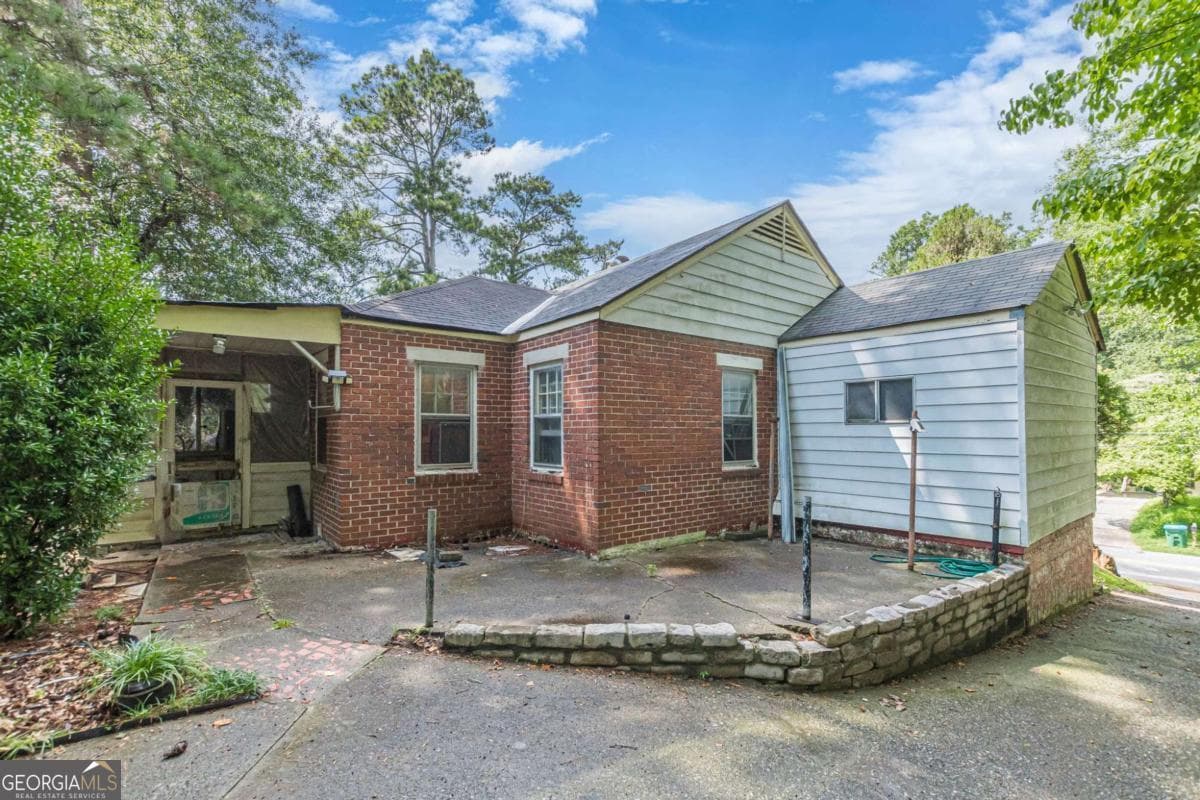 3 bedroom, 1 bathroom, 1,103 sq ft single family residence for sale at 612 Cofield Drive, Hapeville, GA 30354 — photo 3