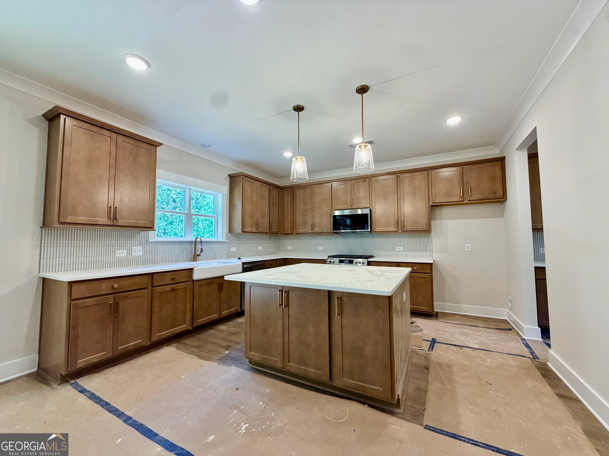 4 bedroom, 2.5 bathroom, 2,518 sq ft single family residence for sale at 101 Cedar Crest Lane, Dawsonville, GA 30534 — photo 2