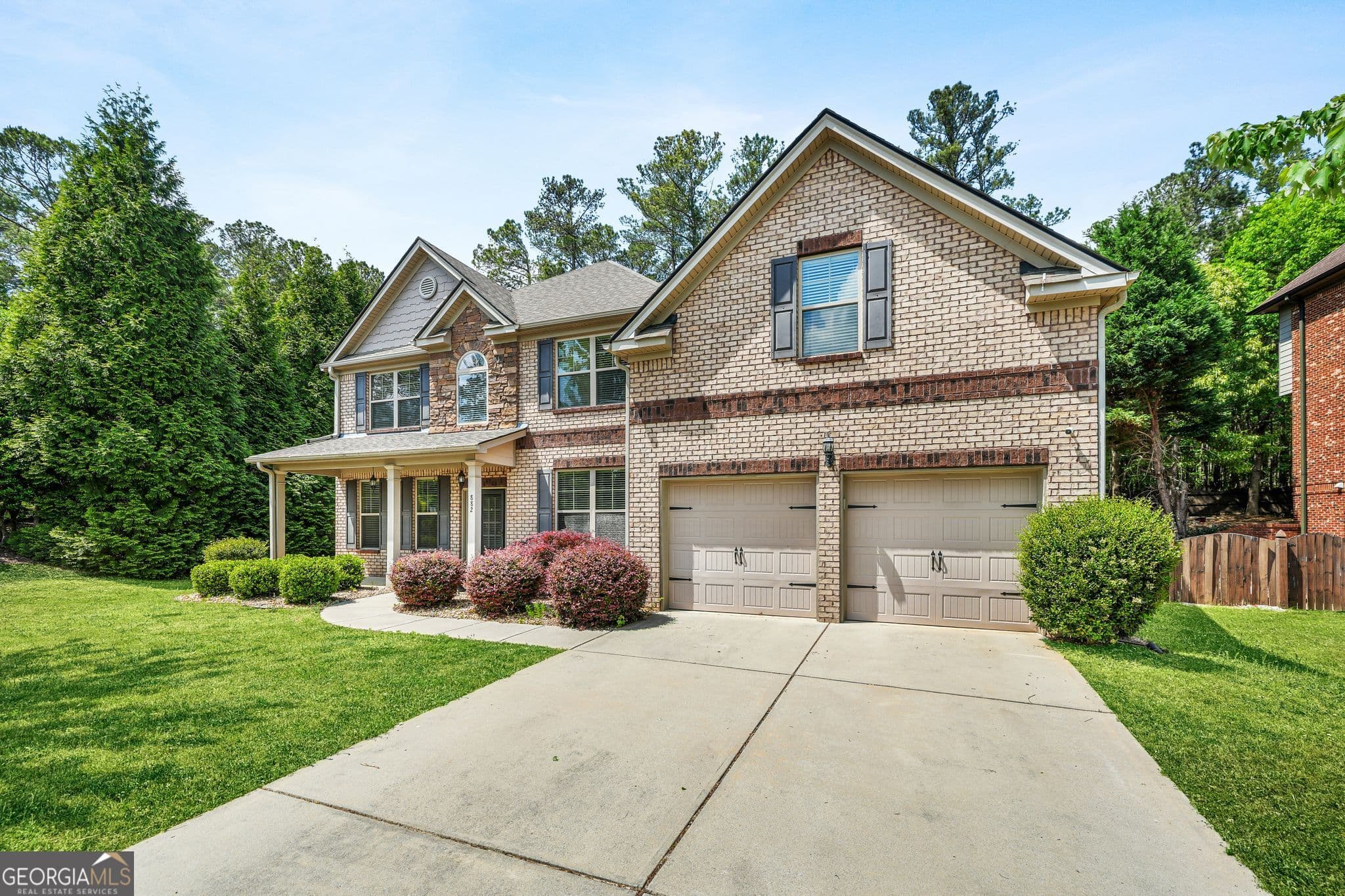 5 bedroom, 5.5 bathroom, 3,800 sq ft single family residence for sale at 882 Nestling Drive, Lawrenceville, GA 30045 — photo 2