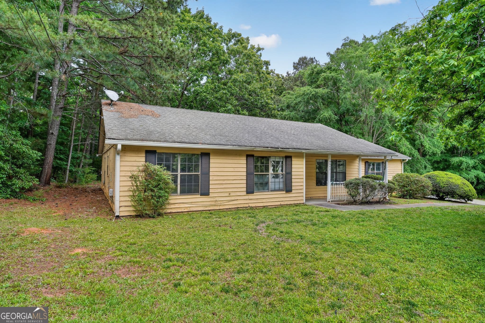 3 bedroom, 2 bathroom, 2,108 sq ft single family residence for sale at 4442 Lombard Road, Ellenwood, GA 30294 — photo 2