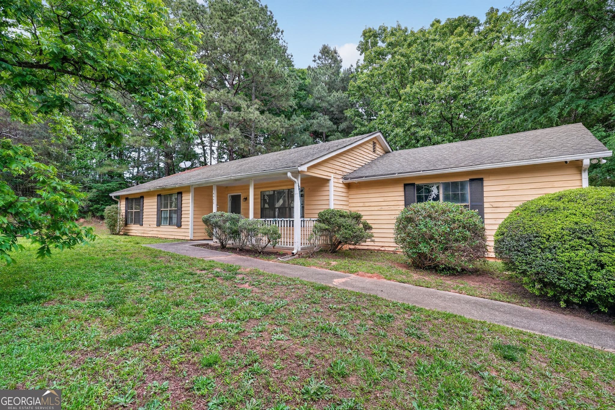 3 bedroom, 2 bathroom, 2,108 sq ft single family residence for sale at 4442 Lombard Road, Ellenwood, GA 30294 — photo 3