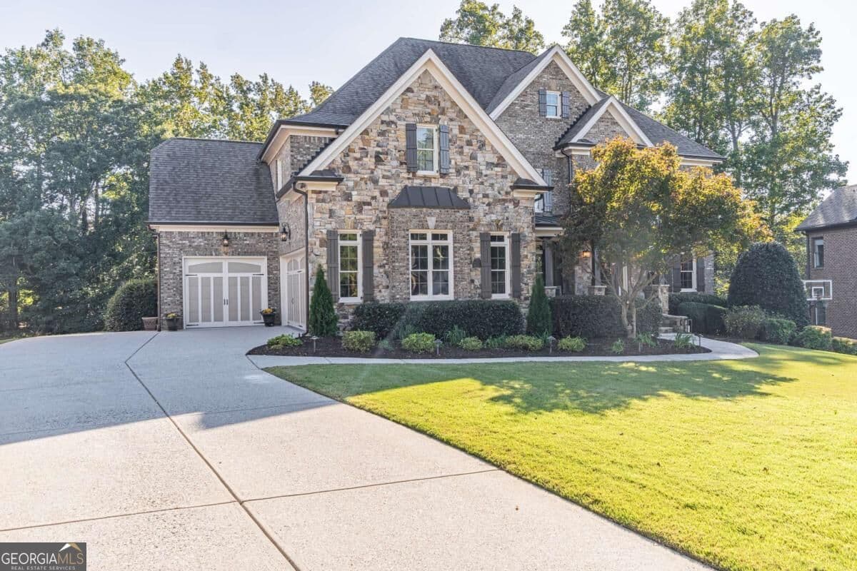 5 bedroom, 5 bathroom, 5,252 sq ft single family residence for sale at 2549 Sagebrush Trail, Buford, GA 30519 — photo 2