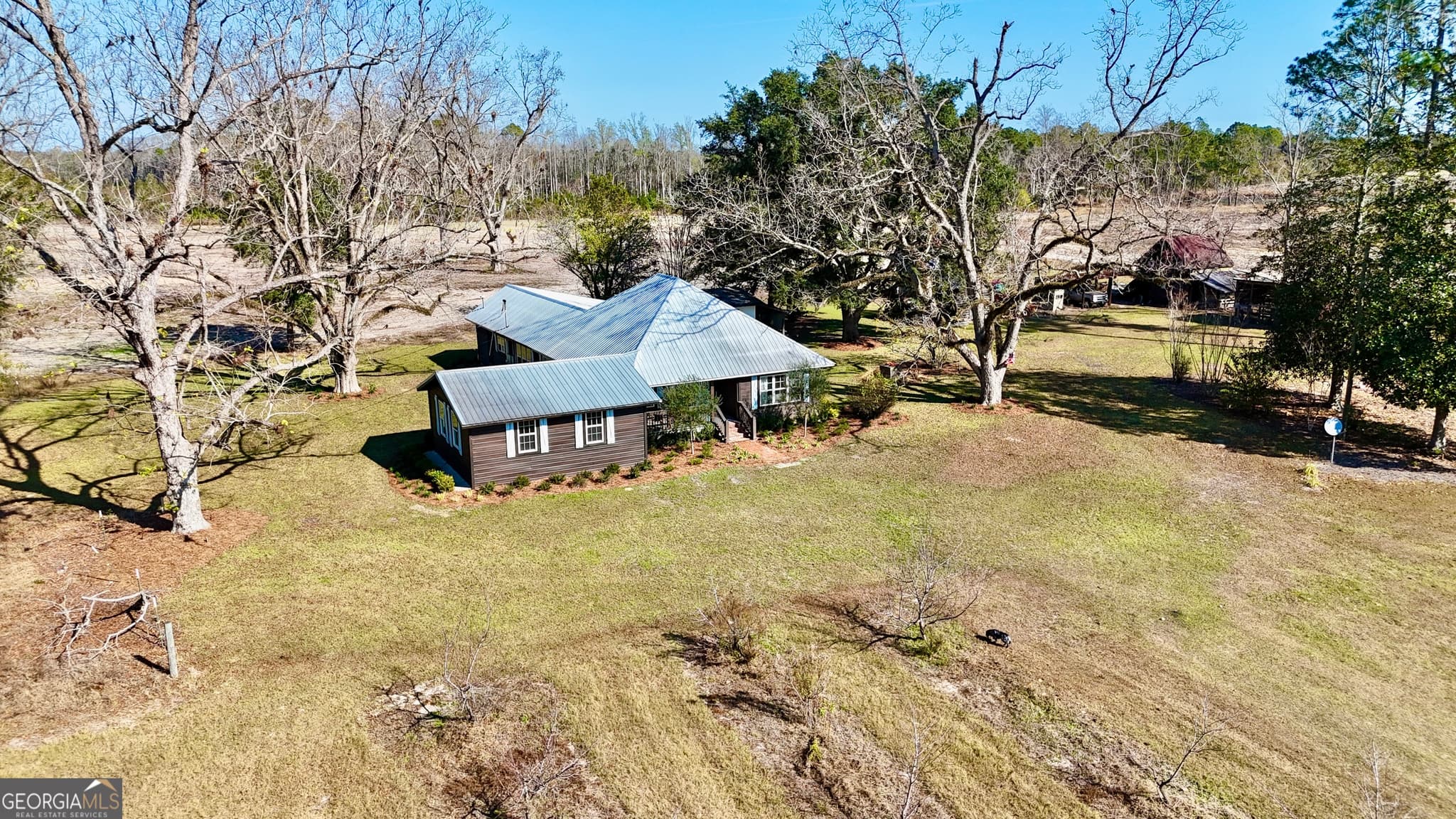 4 bedroom, 3 bathroom, 4,000 sq ft single family residence for sale at 5466 Robbin Road, Patterson, GA 31557