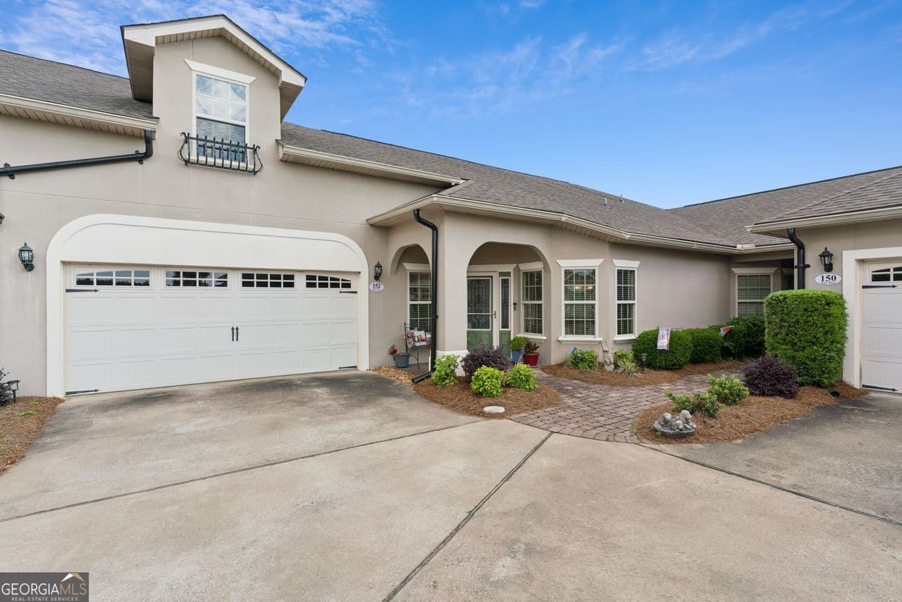 3 bedroom, 2.5 bathroom, 1,900 sq ft condominium for sale at 152 Villa Road, Brunswick, GA 31525 — photo 2