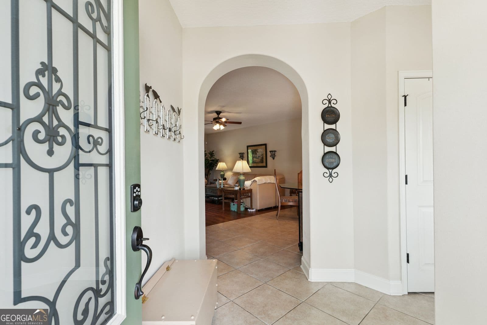 3 bedroom, 2.5 bathroom, 1,900 sq ft condominium for sale at 152 Villa Road, Brunswick, GA 31525 — photo 3