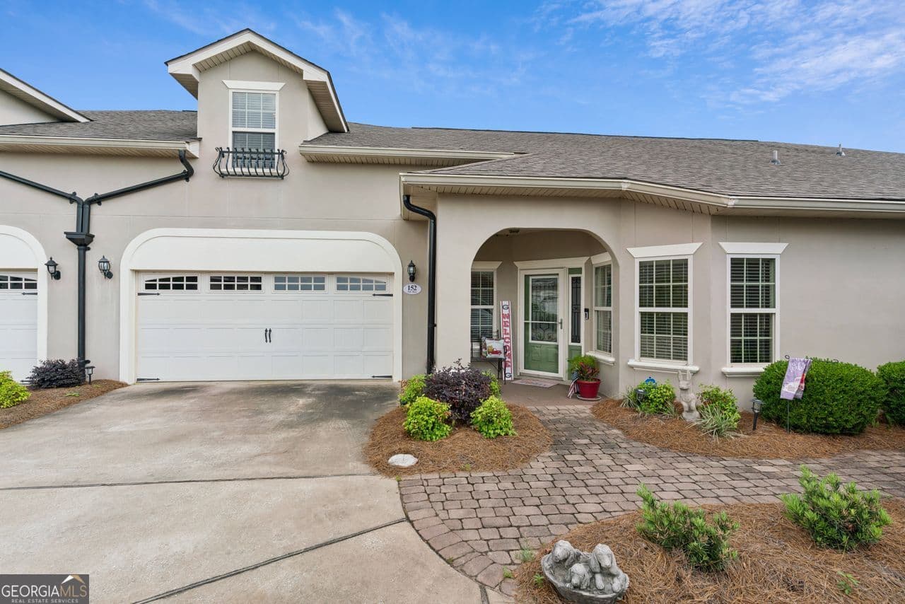 3 bedroom, 2.5 bathroom, 1,900 sq ft condominium for sale at 152 Villa Road, Brunswick, GA 31525