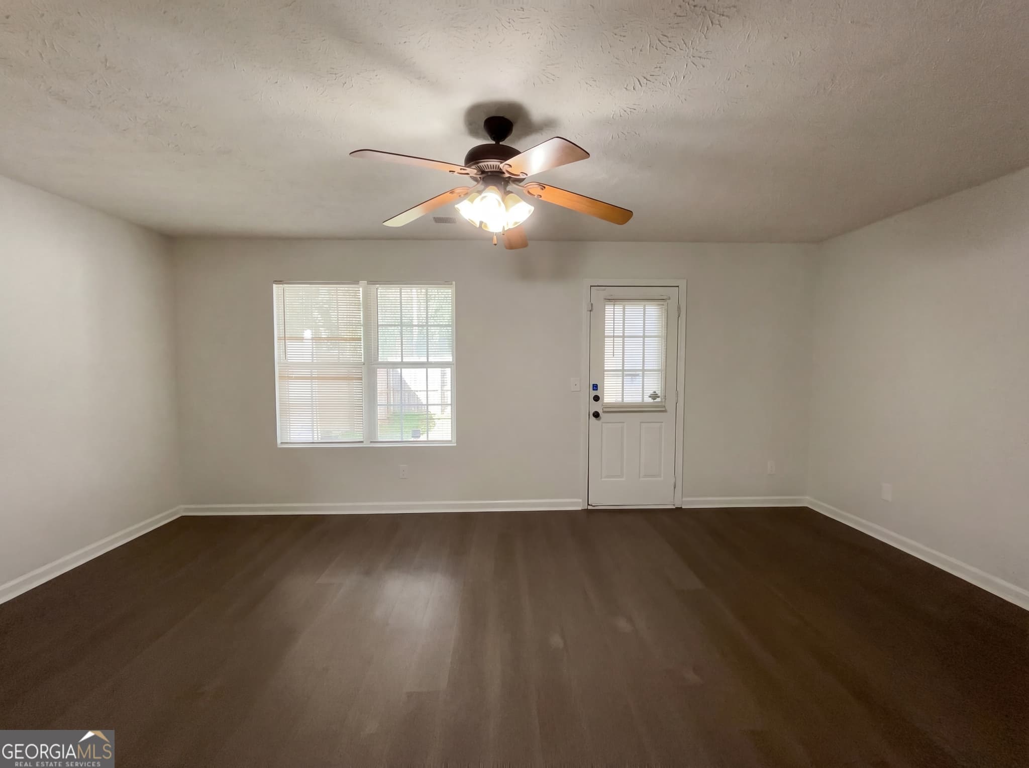 3 bedroom, 2.5 bathroom, 1,444 sq ft townhouse for sale at 4041 Browne Court, Conley, GA 30288 — photo 3