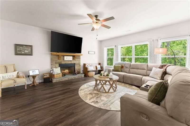 5 bedroom, 4.5 bathroom, 3,846 sq ft single family residence for sale at 176 Whelchell Valley Drive, Dawsonville, GA 30534 — photo 2
