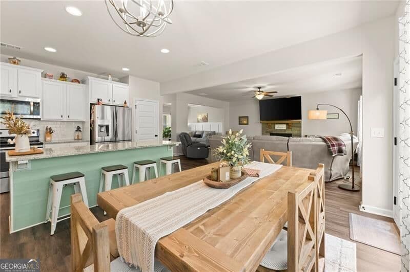 5 bedroom, 4.5 bathroom, 3,846 sq ft single family residence for sale at 176 Whelchell Valley Drive, Dawsonville, GA 30534 — photo 4