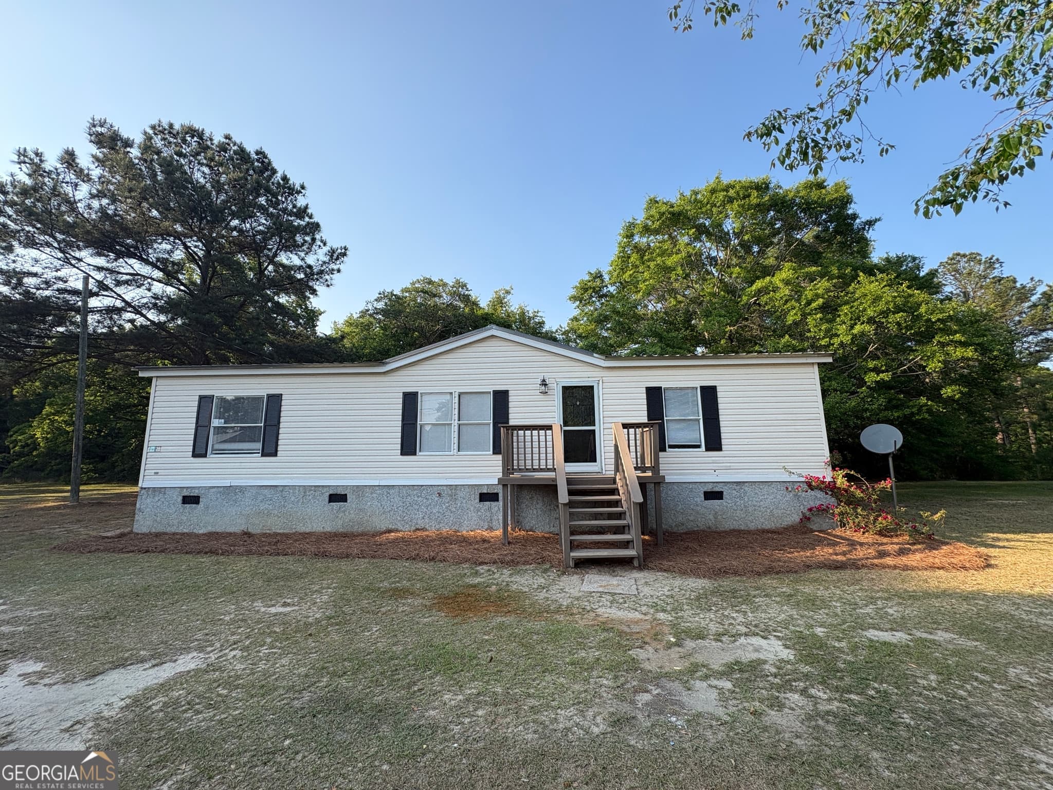 3 bedroom, 2 bathroom, 1,152 sq ft manufactured home,single family residence for sale at 46 Dove Lane, Eastman, GA 31023 — photo 2