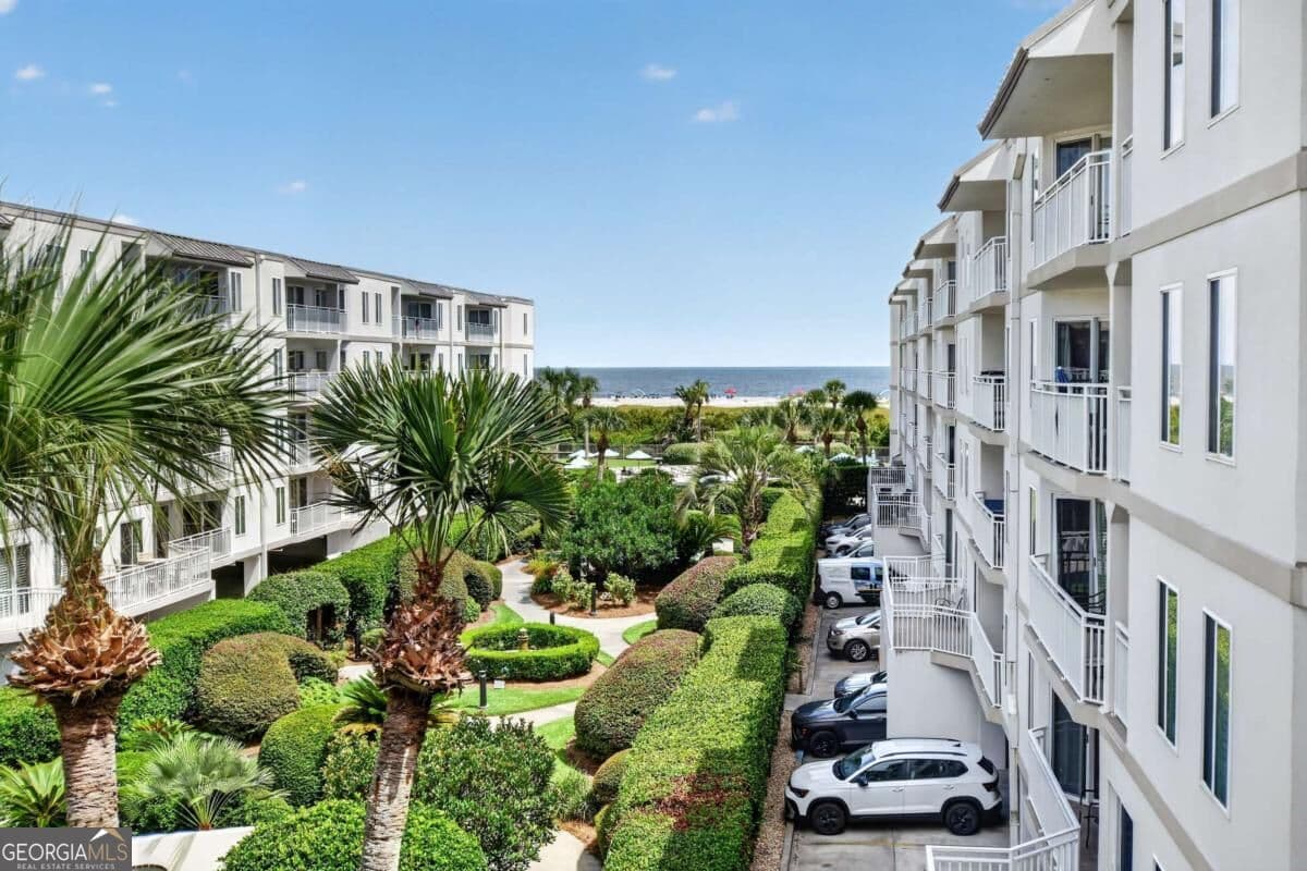 3 bedroom, 3 bathroom, 1,372 sq ft condominium for sale at 1440 Ocean Boulevard 321, St. Simons, GA 31522 — photo 2