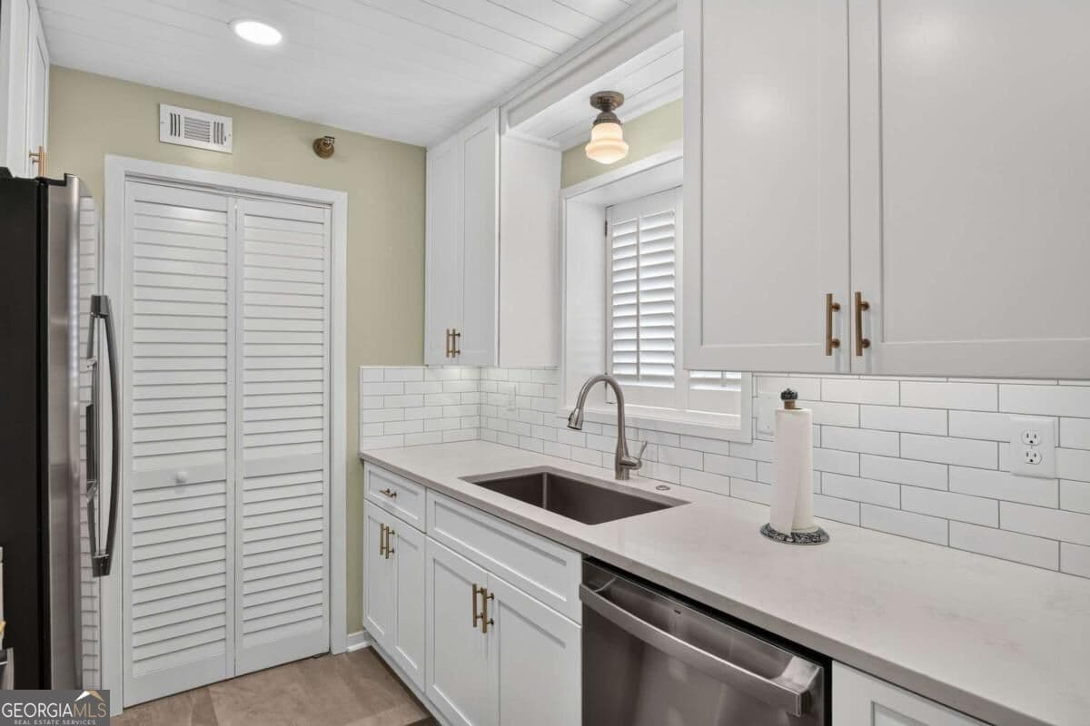3 bedroom, 3 bathroom, 1,372 sq ft condominium for sale at 1440 Ocean Boulevard 321, St. Simons, GA 31522 — photo 9