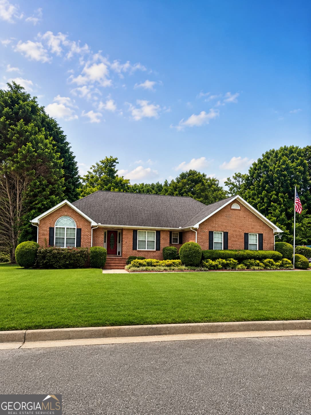 3 bedroom, 2 bathroom, 1,959 sq ft single family residence sold at 109 Oak Knoll Road, Stockbridge, GA 30281