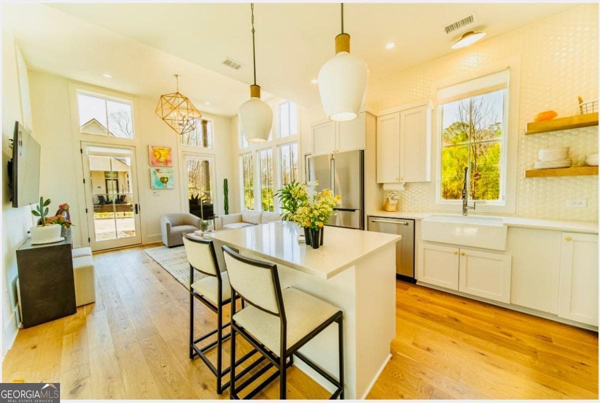 2 bedroom, 2 bathroom, 1,220 sq ft single family residence for sale at 155 Mado Lane, Palmetto, GA 30268 — photo 2