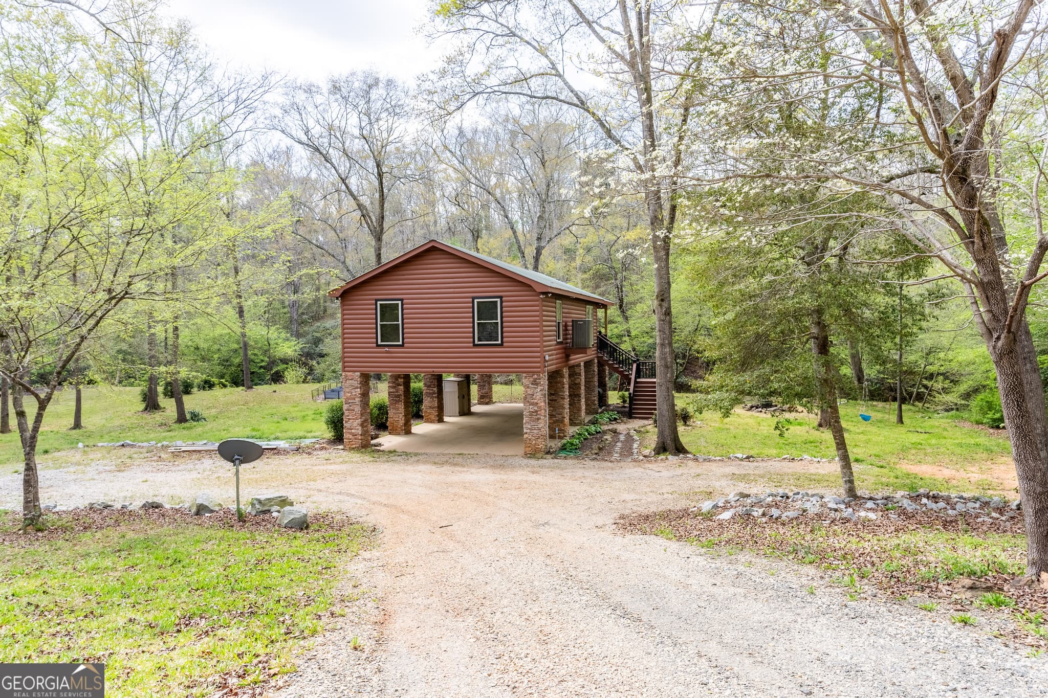2 bedroom, 1 bathroom, 864 sq ft single family residence for sale at 597 Meadow Brook Lane, Royston, GA 30662 — photo 3
