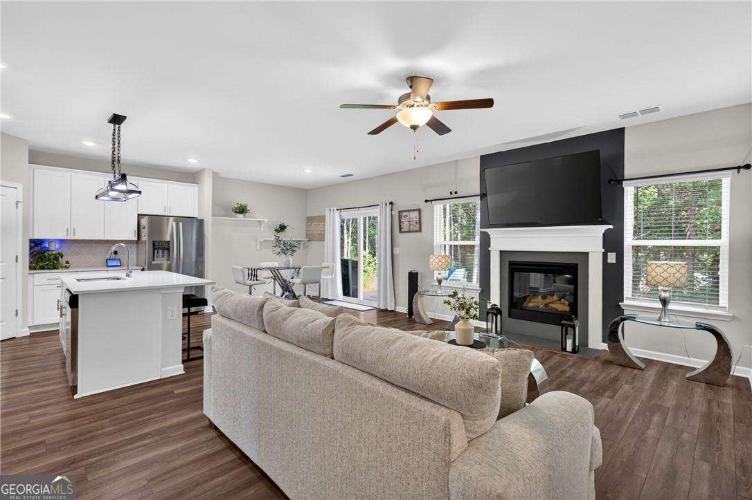 5 bedroom, 3 bathroom, 2,752 sq ft single family residence for sale at 4161 Dean Grove Wy Way, Loganville, GA 30052 — photo 6