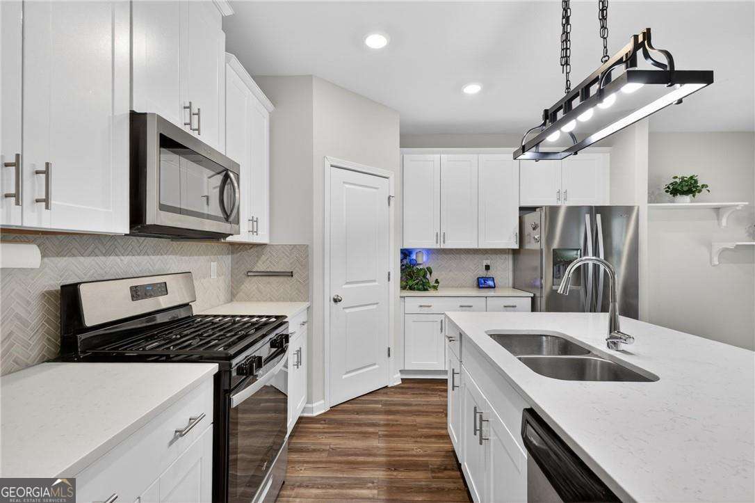 5 bedroom, 3 bathroom, 2,752 sq ft single family residence for sale at 4161 Dean Grove Wy Way, Loganville, GA 30052 — photo 7